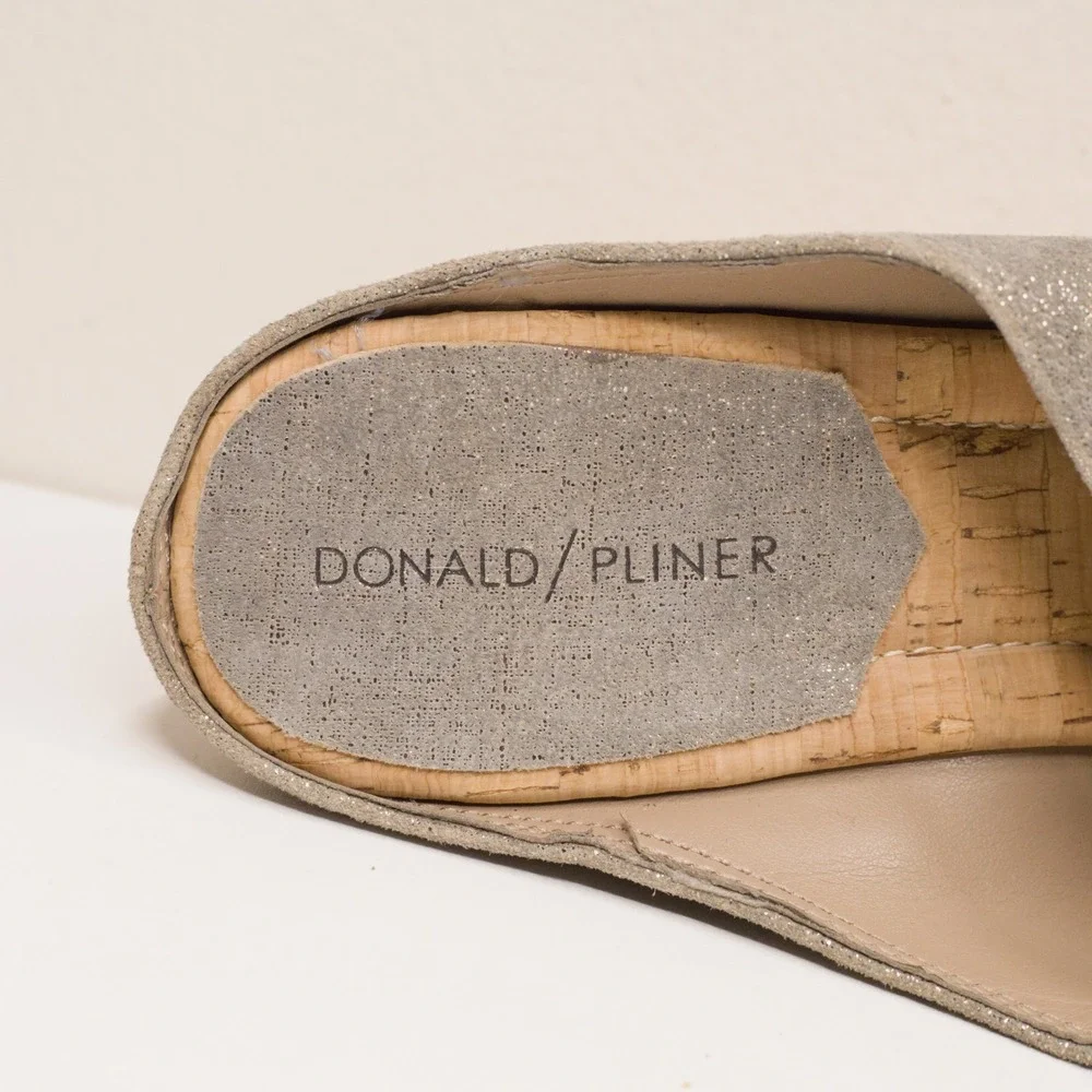 DONALD PLINER Dacota Metallic Crisscross Cork Wedge Sandals Resort Silver Sz 9.5